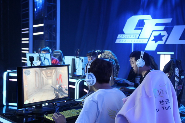 篮球在空中 篮球在空中